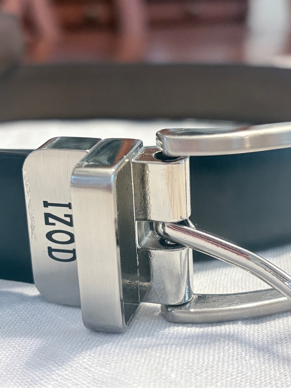 Izod Reversible Black/Brown Leather Belt with Polished Silver Buckle (S)